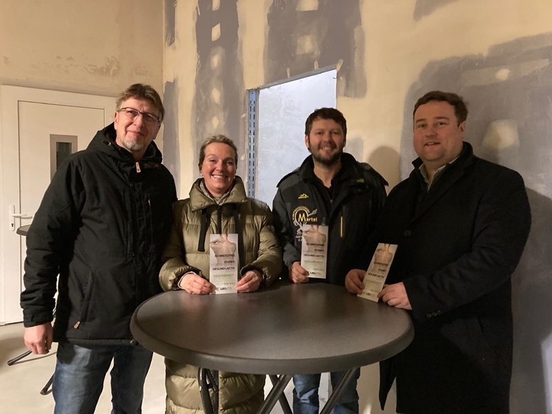 Austausch vor Ort im k�nftigen Gesundheitszentrum Leovita: Dirk H�hle (Gemeindevorstand), Alexandra Wiesner-Toennes, Investor Vitali Martel und Phillip Rudolp (Vorsitzender und Fraktionsvorsitzender der CDU Bad Zwesten).