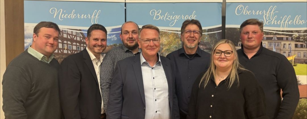 Von links:
Fraktionsvors. Philipp Rudolph
Fraktionsgesch�ftsf�hrer Andreas Henke
Stellv. Parlamentsvors. Tim Hilgenberg
Parlamentsvors. Tobias Eisenacher
Erster Beigeordneter Dirk H�hle
Beigeordnete Ariane Martin 
Beigeordneter Christoph Malkus